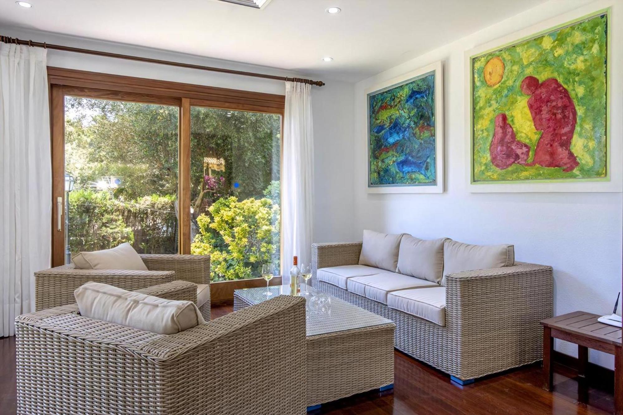 Ferienhaus Haus Mit Grossen Gaerten, Schoener Aussicht Auf Berge Und 300 M Vom Entfernt