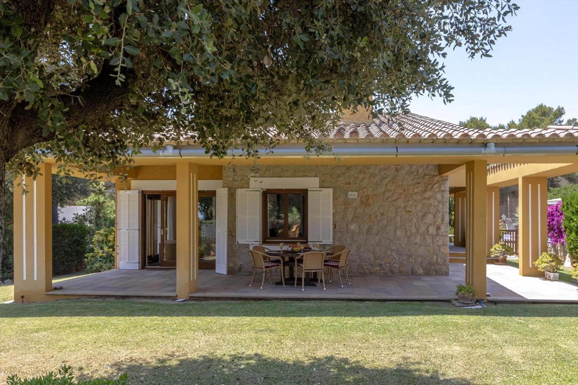 Haus Mit Grossen Gaerten, Schoener Aussicht Auf Berge Und 300 M Vom Entfernt Cala de Sant Vicenc